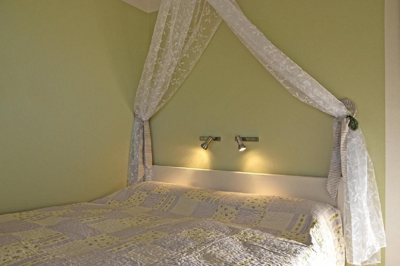 Ferienhaeuser Boddenstrand Вик Экстерьер фото
